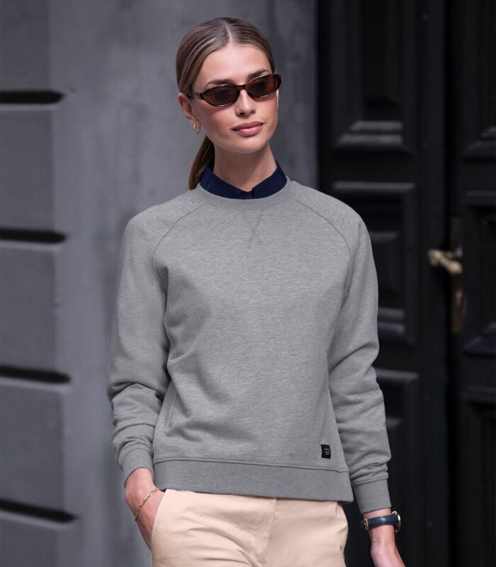 Women’s Georgetown – timeless luxury crew neck Thumbnail