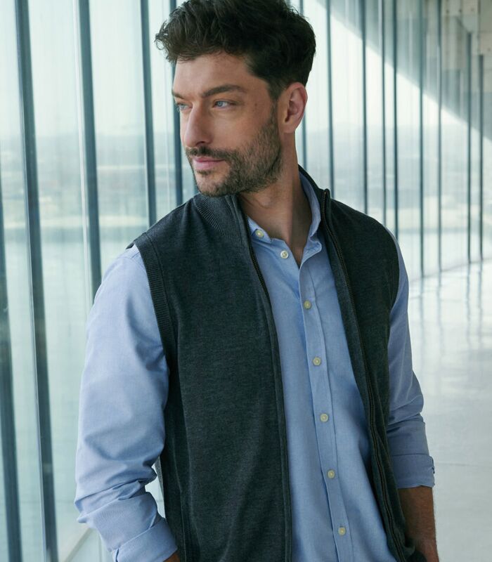 Sleeveless zip-through jumper Thumbnail