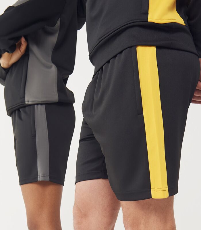 Knitted shorts with zip pockets Thumbnail